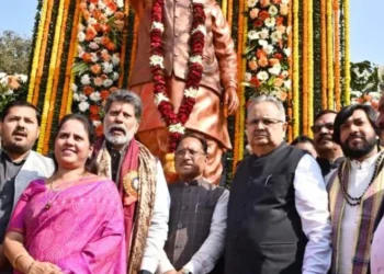 मुख्यमंत्री विष्णु देव साय ने पूर्व प्रधानमंत्री स्वर्गीय श्री अटल बिहारी वाजपेयी की जयंती पर 115 शहरों में अटल परिसरों का लोकार्पण किया