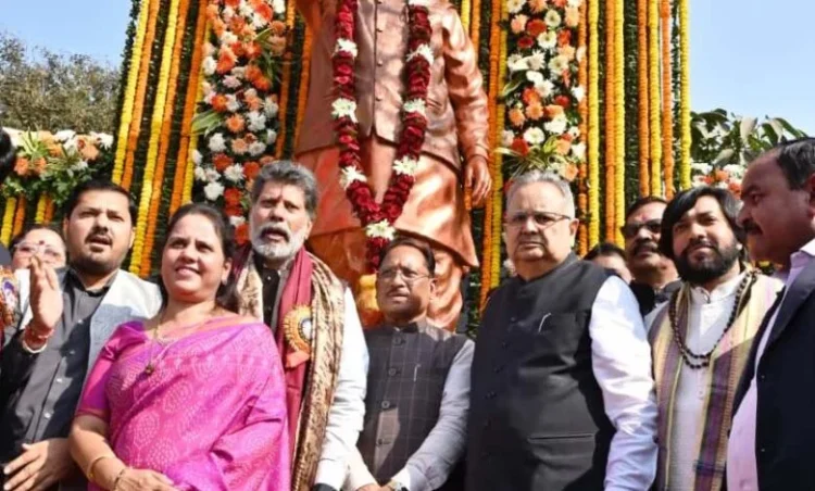 मुख्यमंत्री विष्णु देव साय ने पूर्व प्रधानमंत्री स्वर्गीय श्री अटल बिहारी वाजपेयी की जयंती पर 115 शहरों में अटल परिसरों का लोकार्पण किया