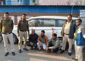 जूटमिल पुलिस को मिली बड़ी सफलता, 48 घंटे में किया झपटमारी का खुलासा, तीन आरोपी गिरफ्तार