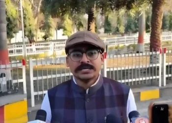 जिंदल की विवादित जनसुनवाई निरस्त होने के संकेत, प्रशासन ने बढ़ाए कदम घरघोड़ा SDM बोले— ग्रामीण प्रतिनिधिमंडल से हुई पहली दौर की बातचीत, आंदोलन को मिली बड़ी सकारात्मक बढ़त