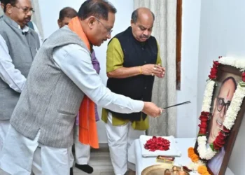 मुख्यमंत्री विष्णुदेव साय ने कुशाभाऊ ठाकरे की पुण्यतिथि पर दी श्रद्धांजलि