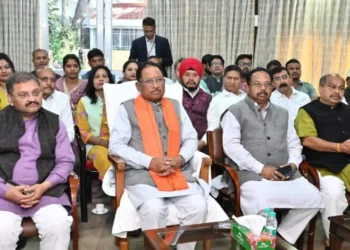 मुख्यमंत्री विष्णु देव साय ने जनप्रतिनिधियों संग ‘मन की बात’ कार्यक्रम की 129वीं कड़ी का श्रवण