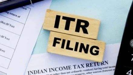 इनकम टैक्स रिटर्न दाखिल करने का कल आखिरी दिन, डेडलाइन चूके तो 25%-70% तक ज्यादा भरना पड़ेगा Tax