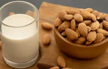 रोज दूध में मिलाकर पिएं बादाम, जानिए इसके 5 बड़े फायदे