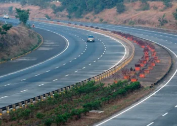 Ganga Expressway:/ 15 जनवरी से 120 km/h रफ्तार से गाड़ियां दौड़ेंगी