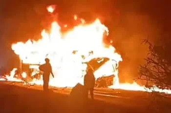 भीषण सड़क हादसा, बस में आग लगने से 10 से ज्यादा यात्रियों की जिंदा जलकर मौत