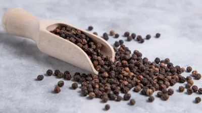 सर्दियों में काली मिर्च का पानी पीने से शरीर को मिलते हैं 3 बड़े फायदे… पेट से लेकर सर्दी-जुकाम तक मिलेगी राहत