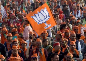 छत्तीसगढ़ के राजनीतिक गलियारे में बड़ा भूचाल, अचानक 15 बड़े नेताओं ने एक साथ किया भाजपा में प्रवेश