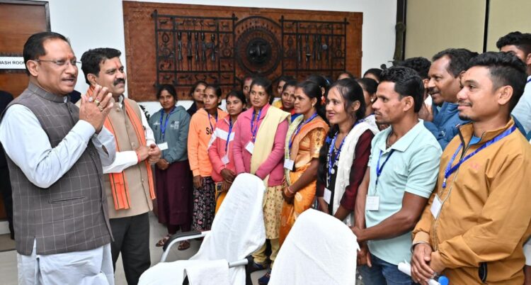 बस्तर अंचल का सर्वांगीण विकास सुनिश्चित करने के लिए सरकार प्रतिबद्ध : मुख्यमंत्री  विष्णु देव साय