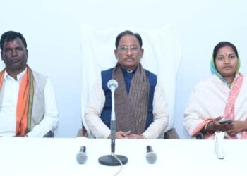 सरकार की योजनाओं का लाभ समाज के अंतिम व्यक्ति तक पहुंचाएं: मुख्यमंत्री विष्णु देव साय