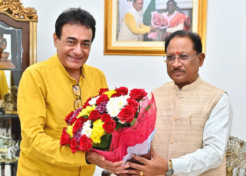 मुख्यमंत्री विष्णुदेव साय से सुप्रसिद्ध अभिनेता नीतिश भारद्वाज ने की सौजन्य मुलाकात