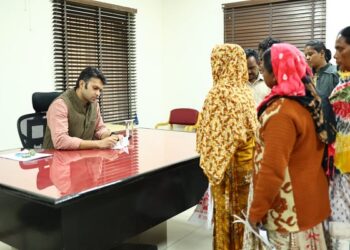 जनसमस्याओं पर कलेक्टर मयंक चतुर्वेदी सख्त, सुनवाई के बाद अधिकारियों को त्वरित कार्रवाई के निर्देश