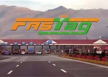 इतने तारीख से देश भर के टोल प्लाजा होंगे कैशलेस, FASTag और UPI से ही होगा भुगतान