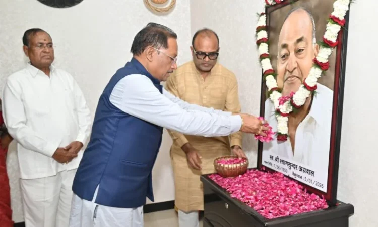 मुख्यमंत्री विष्णु देव साय ने स्वर्गीय श्याम सुन्दर अग्रवाल को दी श्रद्धांजलि