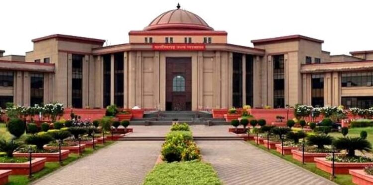 छत्तीसगढ़ कांस्टेबल भर्ती पर हाईकोर्ट का अहम आदेश, 6 हजार पदों पर लगी रोक; नियुक्ति पत्र जारी नहीं होंगे