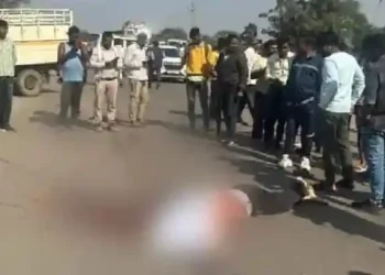 तेज रफ्तार ट्रक ने लिया युवक की जान, मौके पर ही हुई मौत