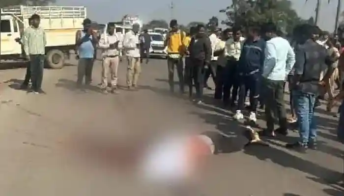 तेज रफ्तार ट्रक ने लिया युवक की जान, मौके पर ही हुई मौत