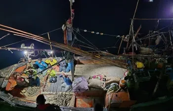 भारत की समुद्री सीमा में दाखिल हुई पाकिस्तानी नाव, कोस्ट गार्ड ने जब्त की,  इतने क्रू सदस्य हिरासत में