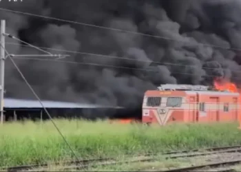 केरल के त्रिशूर रेलवे स्टेशन पर भीषण आग लगी , पार्किंग में खड़ी 200 से ज्यादा गाड़ियां  जल  गई , जाने पूरी जानकारी