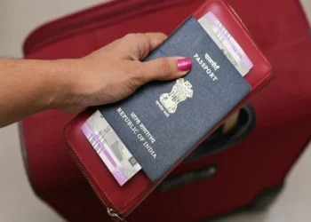 प्रयागराज से अंतरराष्ट्रीय फर्जी पासपोर्ट नेटवर्क का भंडाफोड़,सुरक्षा एजेंसियों की बढ़ी चिंता—जानिए कहाँ से संचालित हो रहा था फर्जी पासपोर्ट का खेल?