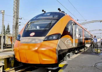 आज PM मोदी करेंगे पहली स्लीपर वंदे भारत का उद्घाटन, हावड़ा–गुवाहाटी 958 किमी का सफर सिर्फ इतने घंटे में पूरा