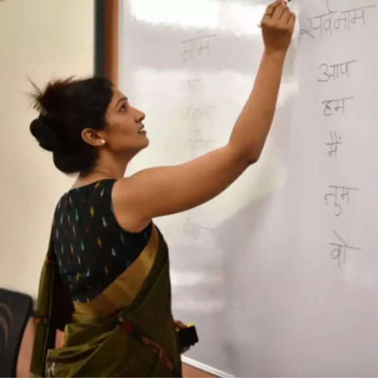 सरकारी कर्मचारियों के लिए अहम सूचना: दफ्तर में रील बनाना पड़ सकता है महंगा, नियम तोड़ने पर होगी सख्त कार्रवाई