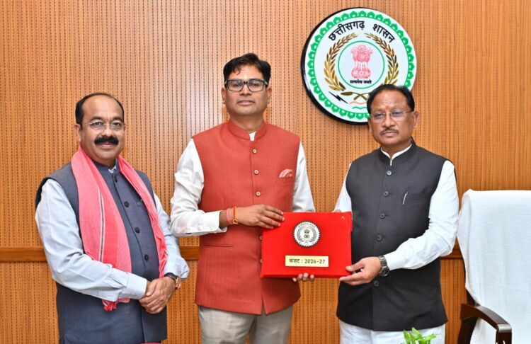 मुख्यमंत्री विष्णु देव साय से आज विधानसभा परिसर स्थित उनके कक्ष में वित्त मंत्री श्री ओपी चौधरी ने वित्तीय वर्ष 2026-27 का बजट प्रस्तुत करने से पूर्व मुलाकात की