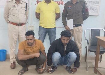 घरघोड़ा क्षेत्र में ट्रेलर से बैटरी चोरी करने वाले दो आरोपी गिरफ्तार, आरोपियों के कब्जे से चोरी की बैटरियां बरामद