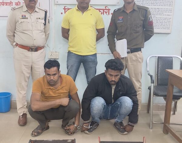 घरघोड़ा क्षेत्र में ट्रेलर से बैटरी चोरी करने वाले दो आरोपी गिरफ्तार, आरोपियों के कब्जे से चोरी की बैटरियां बरामद