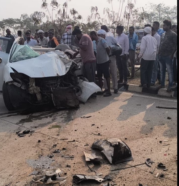 धमतरी में भीषण सड़क हादसा: तेज रफ्तार ट्रक ने कार को मारी टक्कर, 4 जवानों की मौके पर मौत