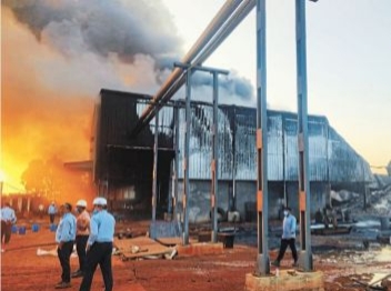 छत्तीसगढ़ के इस जिले में केमिकल फैक्ट्री में भीषण आग, धुएं का गुबार 3 किमी तक फैला; 6 घंटे की मशक्कत के बाद भी आग पर काबू नहीं