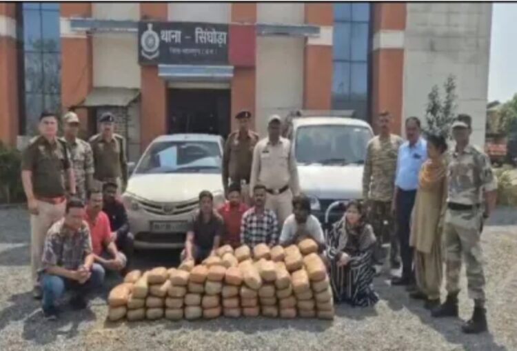 महासमुंद में बड़ी कार्रवाई,ईको कार से 68 लाख का गांजा बरामद, महिला सहित 8 तस्कर गिरफ्तार; ओडिशा से महाराष्ट्र तक फैला था नेटवर्क