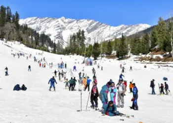 जम्मू-कश्मीर में पर्यटन को बड़ी राहत: 14 टूरिस्ट स्पॉट दोबारा खुले, सुरक्षा समीक्षा के बाद लिया गया फैसला