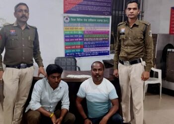 चांदमारी ईदगाह के पास कोतवाली पुलिस की जुआ रेड, दो जुआरी गिरफ्तार, 8200 नगदी और ताश जब्त