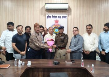 सराफा दुकानों की सुरक्षा को लेकर एडिशनल एसपी अनिल सोनी ने कंट्रोल रूम में ली महत्वपूर्ण बैठक