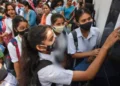CBSE बोर्ड परीक्षा 2026 आज से शुरू, जानें टाइमिंग और जरूरी गाइडलाइन