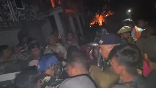 छत्तीसगढ़ के गरियाबंद में मंदिर तोड़ने के आरोप के बाद बवाल, कई घरों में आगजनी; इलाके में पुलिस तैनात