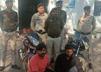 कोतवाली पुलिस ने चोरी की बाइक के साथ दो आरोपियों को किया गिरफ्तार, ग्राहक तलाशते पकड़े गए