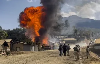 मणिपुर में फिर बढ़ा तनाव, उग्रवादियों ने कई घरों में आग लगाई, सुरक्षा के कारण 5 दिन के लिए इंटरनेट सेवा बंद