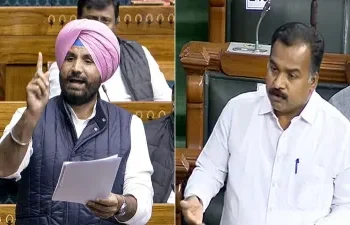 लोकसभा में हंगामा: लोकसभा स्पीकर पर फेंके गए पेपर,विपक्ष के 8 सांसदों को किया गया निलंबित