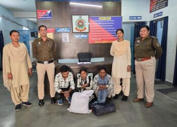 रेलवे स्टेशन के पास 70 हजार से अधिक गांजा के साथ दो महिला सहित तीन आरोपी गिरफ्तार, बिक्री के लिए ग्राहक तलाशते पकड़े गए आरोपी