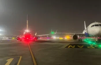 मुंबई एयरपोर्ट पर दो विमानों के पंख आपस में टकराए, हड़कंप मचा, यात्री बाल-बाल बचे