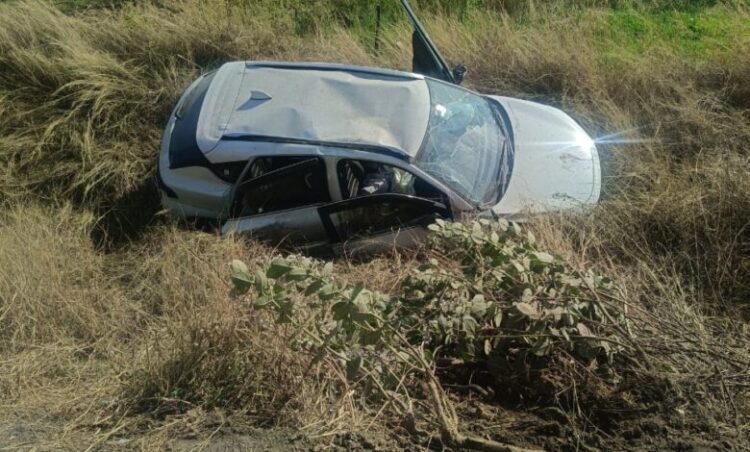 NH-49 पर मौत की रफ्तार का तांडव: फ्रॉनक्स और बोलेरो के बीच आमने-सामने की भिड़ंत, उछलकर खेत में पलटे वाहन