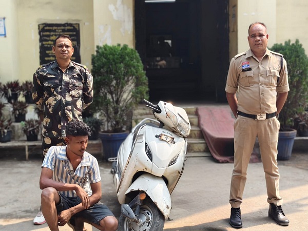 संजय मार्केट से चोरी की एक्टिवा के साथ एक नाबालिग समेत दो आरोपी गिरफ्तार, “सशक्त ऐप” से खुला वाहन चोरी का मामला