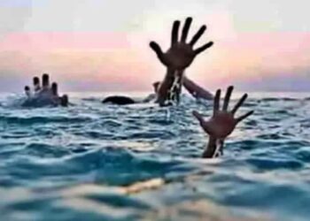 दर्दनाक हादसा:तालाब में डूबने से एक ही मोहल्ले के 6 बच्चों की मौत, गांव में पसरा मातम