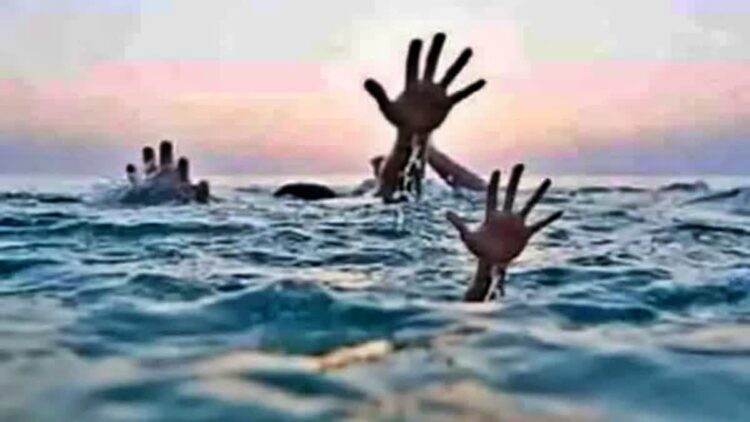 दर्दनाक हादसा:तालाब में डूबने से एक ही मोहल्ले के 6 बच्चों की मौत, गांव में पसरा मातम