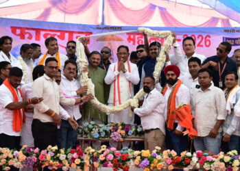 मुख्यमंत्री  विष्णु देव साय कबीर मठ धाम नादिया में आयोजित अखिल भारतीय सद्गुरू कबीर संत सम्मेलन कार्यक्रम में हुए शामिल