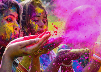 होली 2026: होलिका दहन 2 मार्च के बाद रंगों वाली होली 3 मार्च या 4 मार्च?जानें इस साल होली की सही तारीख और चंद्र ग्रहण का असर