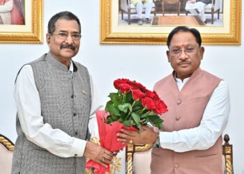 मुख्यमंत्रीविष्णु देव साय से छत्तीसगढ़ राज्य पुलिस जवाबदेही प्राधिकरण के नव पदस्थ सदस्य राजीव श्रीवास्तव ने की सौजन्य भेंट