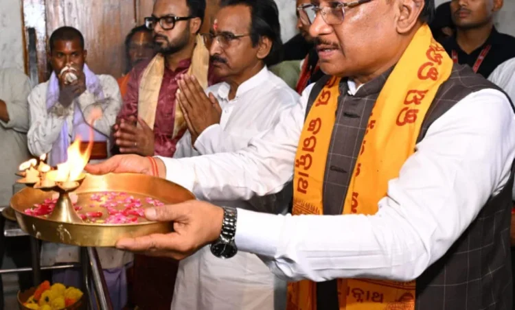 मुख्यमंत्री विष्णु देव साय ने जगन्नाथ मंदिर में की पूजा-अर्चना